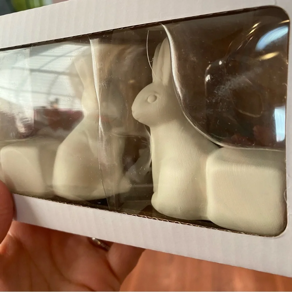 Target Bullseye Easter Bunny Plant Stand Figurals 3 Count White NWT